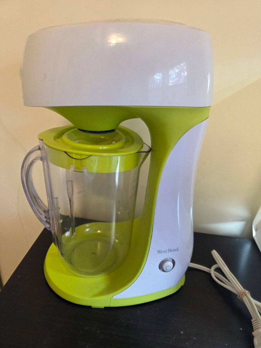 West Bend Iced Tea Maker 68305T & Pitcher Removable Filter Basket 2.75 Quart - Picture 2 of 8